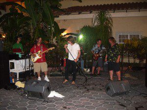  Fat Cats play El Divino