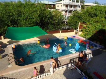 Belize Pool