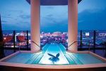 What a view - fosfor.se swimming hotel